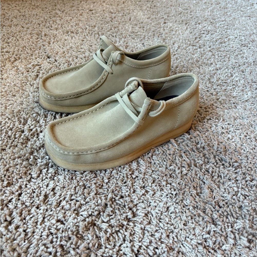 Clarks Wallabees shoes in maple suede